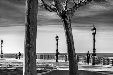 Oceanfront walkway in the Spanish port city of Cadiz by Harrie Muis