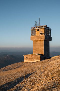 Relaisstation voor telecommunicatie op de Mont Blanc van Fenna Duin-Huizing