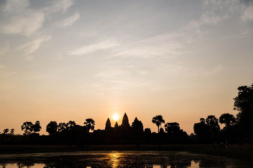 Ankor Wat sunrise by Niels Remigius