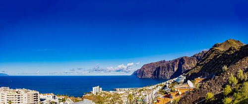 Los Gigantes, kliffen op Tenerife, Spanje. panoramafoto