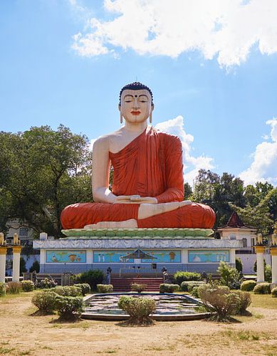 Beautiful Buddha statue in Sri Lanka