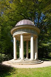 Temple du soleil dans le jardin du château, Eutin, Schleswig-Holstein sur Torsten Krüger
