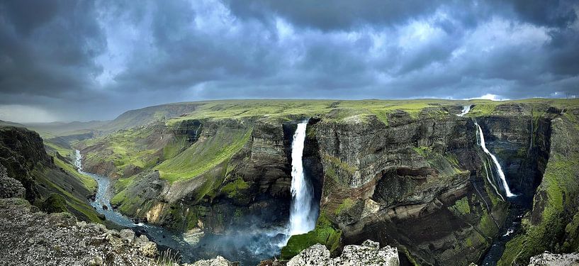 Iceland waterfalls by Hans-Christoph Schuch