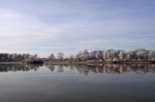 Winterlandschap aan het meer