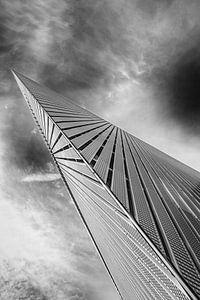 Architekur am Militärmuseum Dresden in schwarzweiß