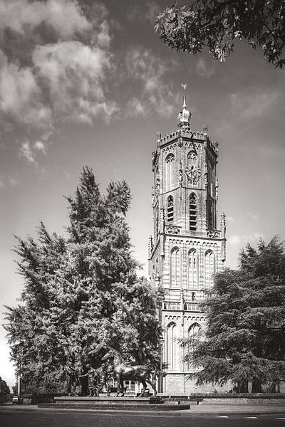 Tour Elster avec statue  par Nicky Kapel