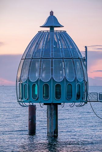 Oostzee - Duikgondel bij de pier van Zingst