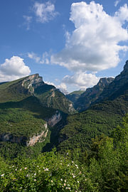 Tiefe der Añisclo-Schlucht von Peter Bartelings