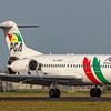Portugalia Airlines Fokker 100 passagiersvliegtuig. van Jaap van den Berg