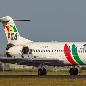 Passagierflugzeug vom Typ Fokker 100 der Portugalia Airlines. von Jaap van den Berg