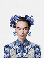 Frida in Delfts blauw op wit, moderne variatie op iconisch portret