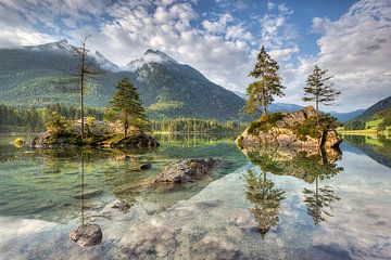 Ochtendzon bij Hintersee in Beieren