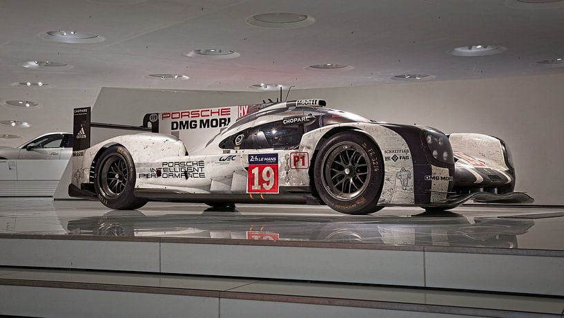Porsche 919 Hybrid (side) by Rob Boon