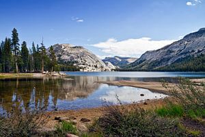 YOSEMITE VALLEY Tenaya Lake