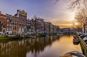 Kanaal in Amsterdam bij zonsondergang van Gea Gaetani d'Aragona