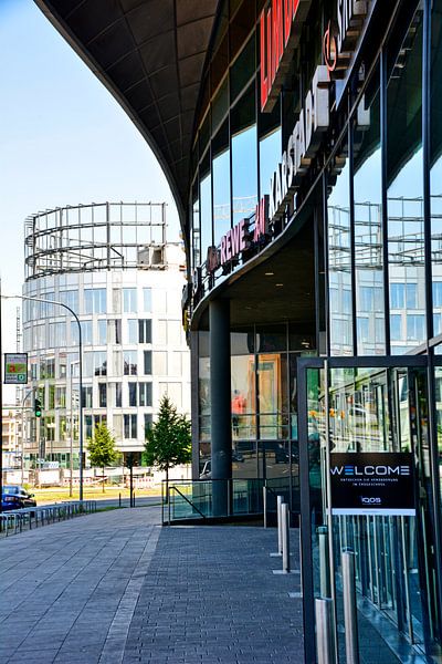 Glasfassade 1 par Edgar Schermaul