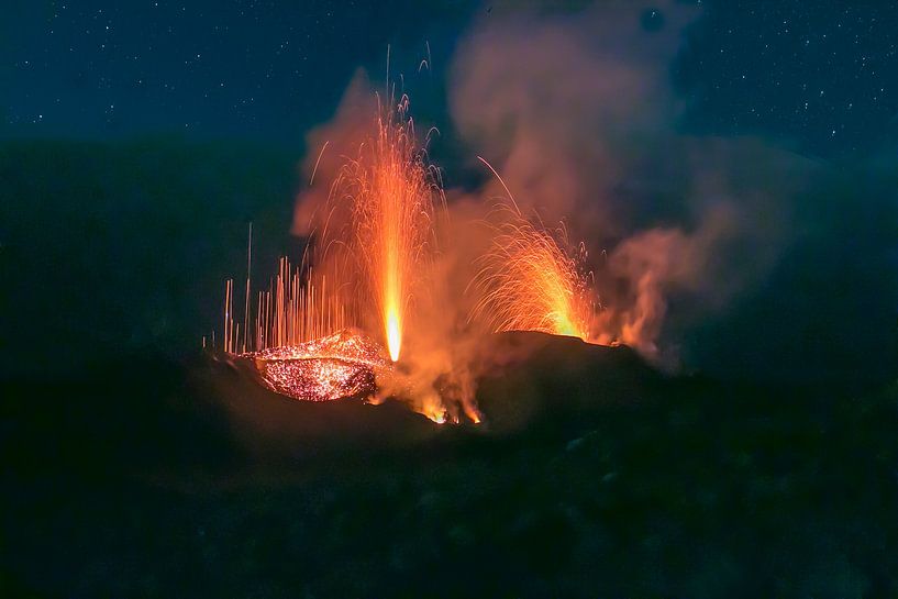 Eruption of the Stromboli volcano by Michelle Peeters