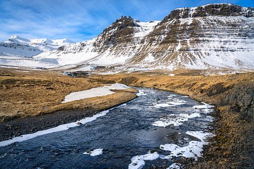 Fluss in der Nähe von Kirkjufell von Mickéle Godderis
