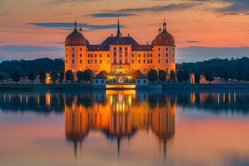 Zonsondergang bij  het kasteel van Moritzburg van Henk Meijer Photography