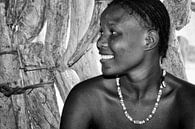 Jonge vrouw in Afrika van Tilo Grellmann thumbnail