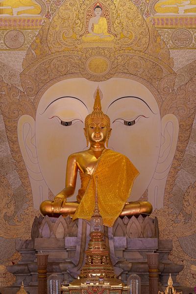 Boeddha in Wat Suthiwararam van Walter G. Allgöwer