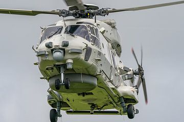 NH-90 helikopter van de Koninklijke Luchtmacht. van Jaap van den Berg