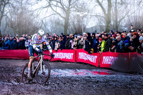 Azencross Mathieu van der Poel sur Herbert Huizer