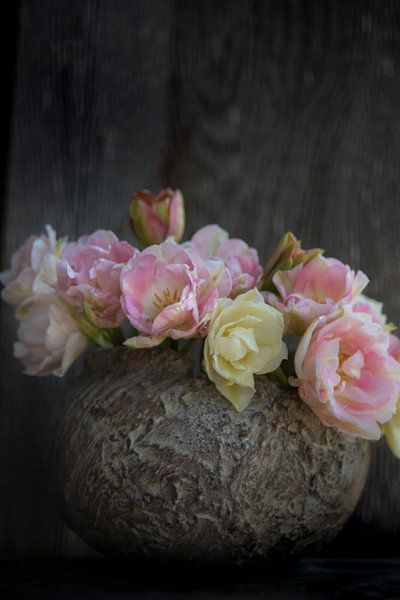Romantic tulips van Christl Deckx