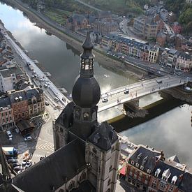 Vue atmosphérique de Dinant, Belgique sur Imladris Images