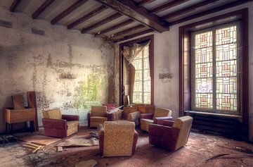 Zimmer in verlassener Klinik. von Roman Robroek