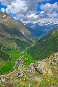Vent Dorf in den Tiroler Alpen in Austira im Frühling