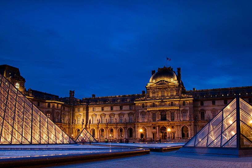 Louvre in Parijs van René Groenendijk