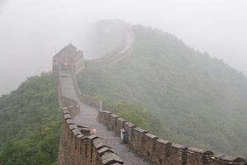 Chinese muur in de mist van Cindy Mulder