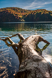 Plitvicer Seen und Wasserfälle im Herbst