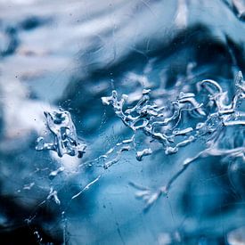 Lucht gevangen in ijs van Robert Meerding
