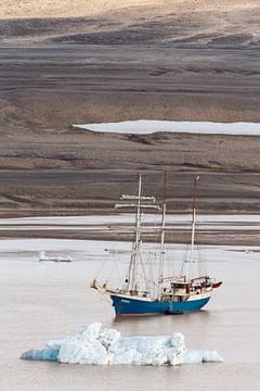 Tall Ship Barquentine Antigua von Menno Schaefer