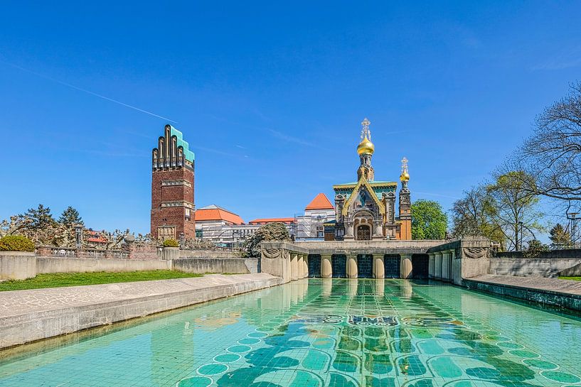 Vue panoramique du Hochzeitsturm et de la chapelle russe, Mathildenhöhe Darmstadt par pixxelmixx