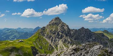 Fidere pass hut van Walter G. Allgöwer