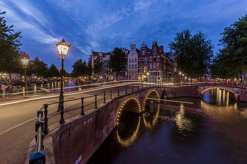 Torensluis by night