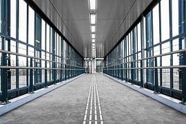 Korridor des Bahnhofs Brandevoort, Helmond von Klaartje Majoor