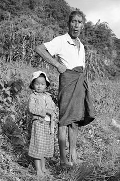 Myanmar, travail sur le terrain d'Hélène VermeulenBanc 3 places brillant et réfléchissant Impression sur Hélène Vermeulen