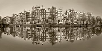 Amsterdam, Canal houses from the 17th century, Singel canal.