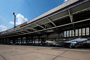 Rosinenbomber im alten Hanger im inzwischen stillgelegten Flughafen Tempelhof in Berlin