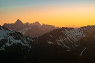 Uitzicht op de bergen en de Säntis in de avondzon van Leo Schindzielorz thumbnail