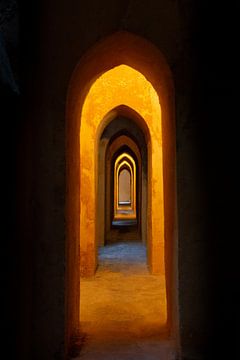 Poorten in het paleis van Real Alcazar in Sevilla. van Ellis Peeters