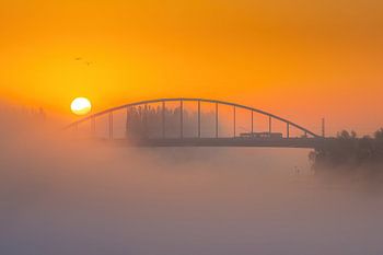 Lever de soleil sur le pont John Frost à Arnhem