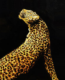 Un léopard doré dans l'ombre – Peinture animalière en clair-obscur