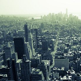 Luchtfoto van Manhattan, New York City by Hans Wijnveen