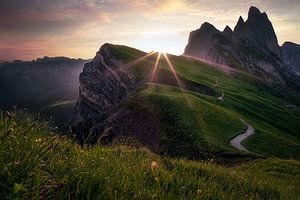 Le soleil passe sur Seceda - Dolomites