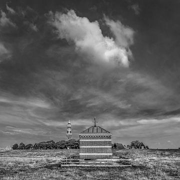 Das Sondierungshaus bei Hindeloopen in Friesland in schwarz-weiß von Harrie Muis